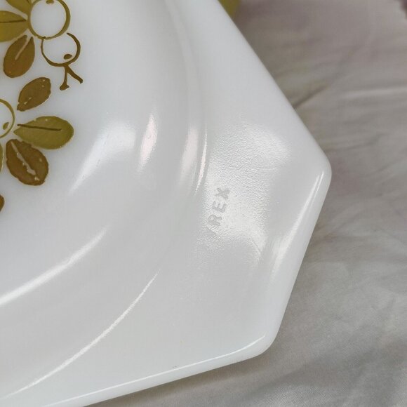 PYREX 043 Oval Casserole 1 1/2 Qt Olives Berries VERDE Avocado Green W/Lid USA - Picture 5 of 10